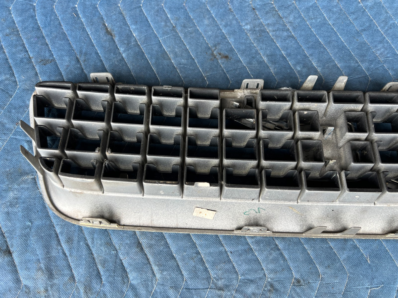 2005-2007 Volvo S60R V70R Front Upper Grille Grill w/ Emblem OEM #2935EM