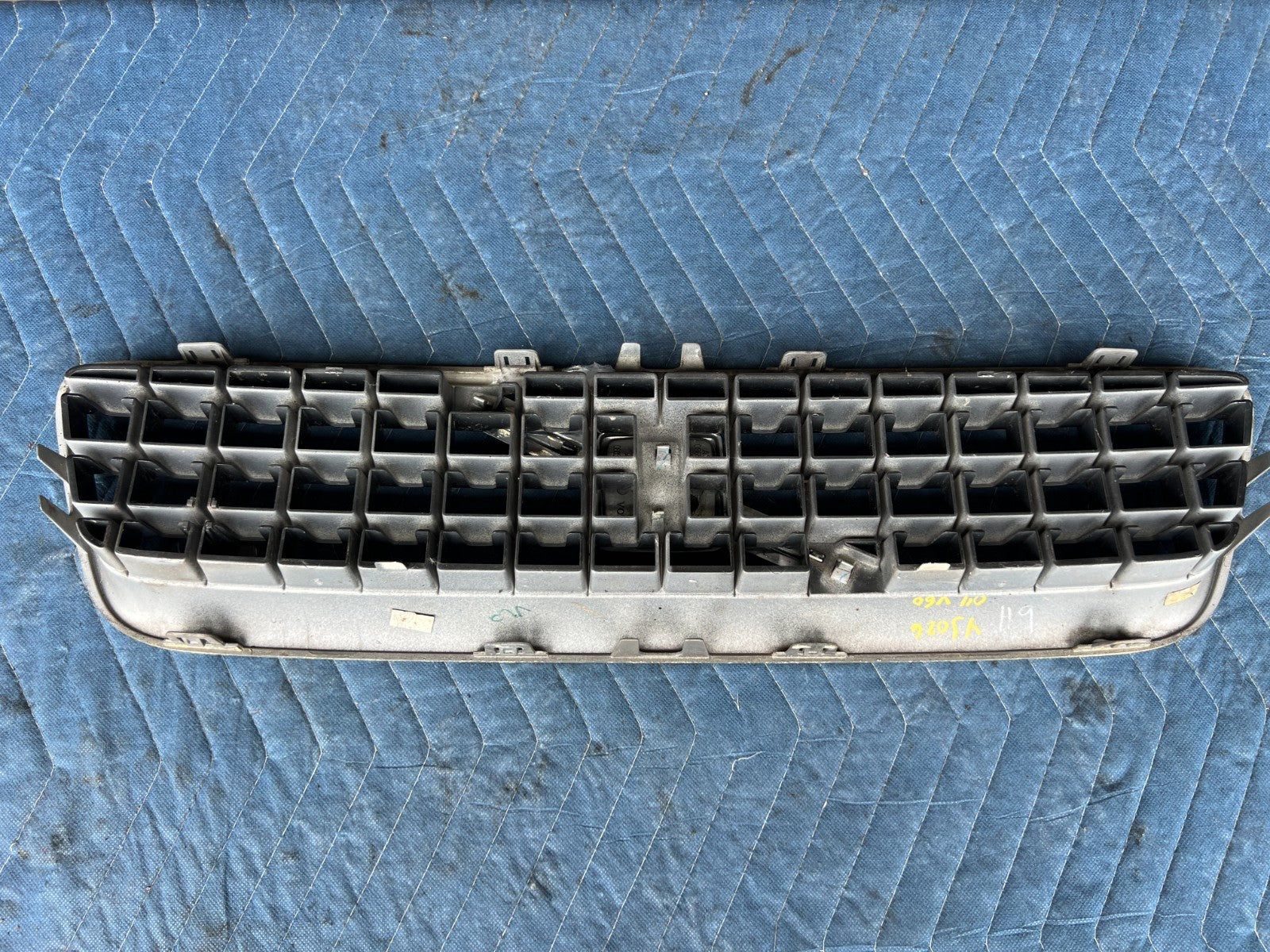 2005-2007 Volvo S60R V70R Front Upper Grille Grill w/ Emblem OEM #2935EM