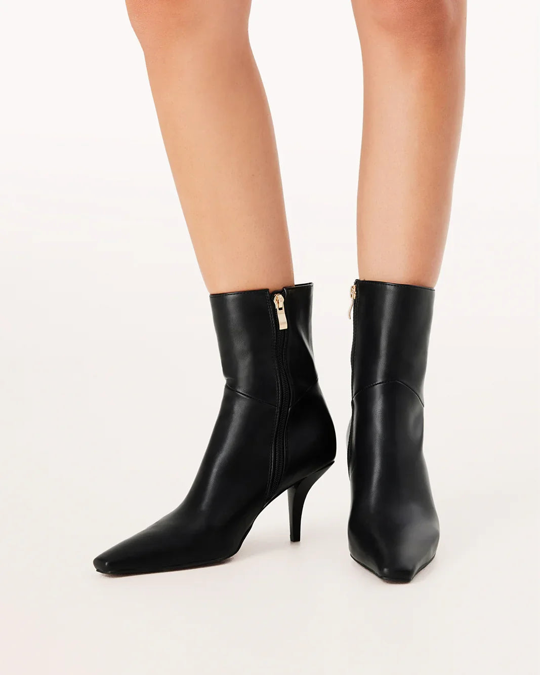 OAKLEN - BLACK