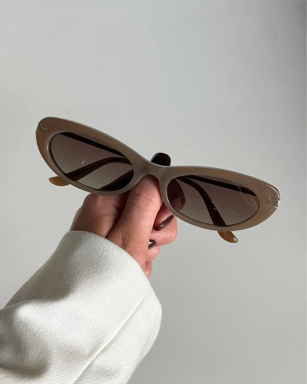 THE RAE - TAUPE-BROWN
