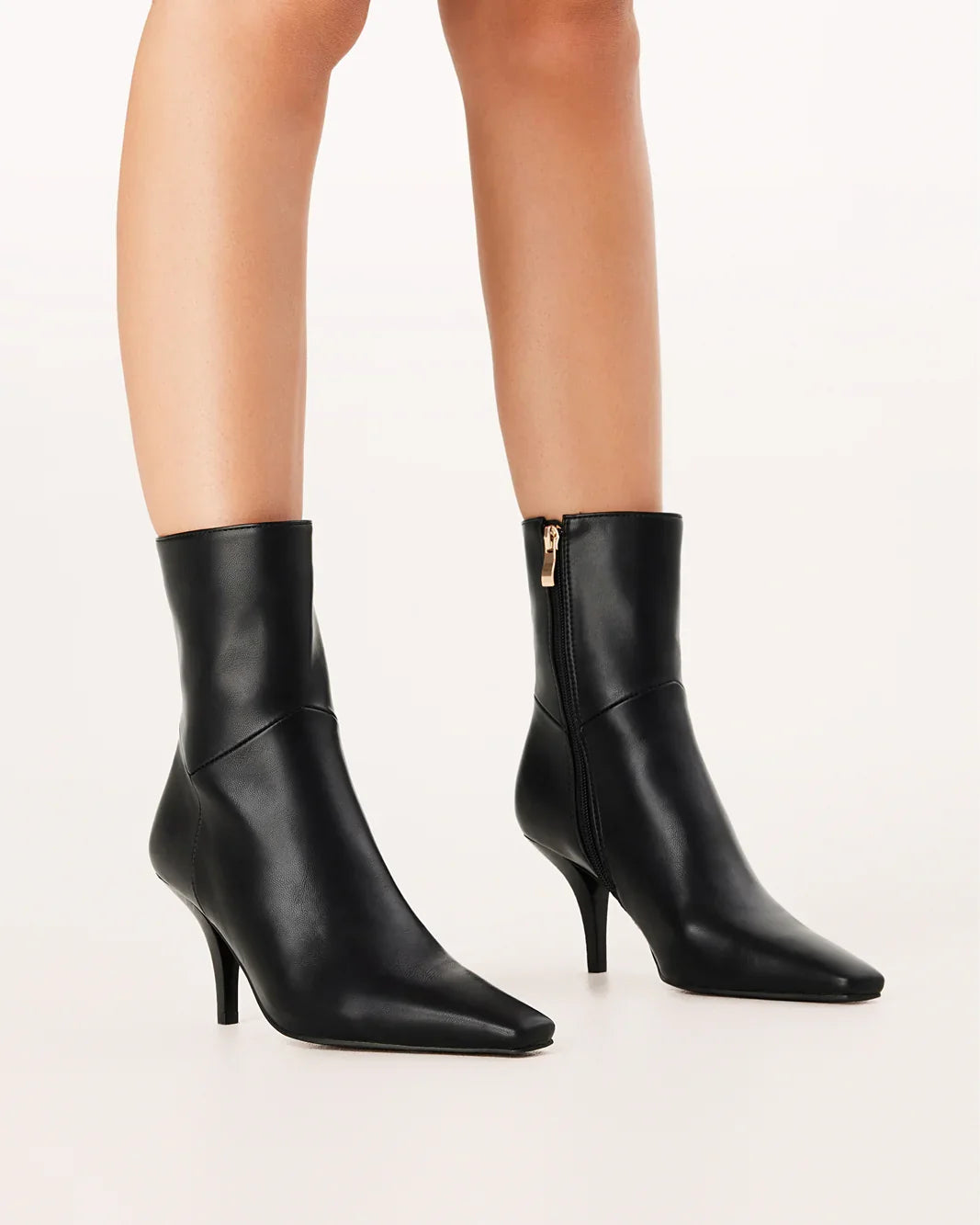 OAKLEN - BLACK