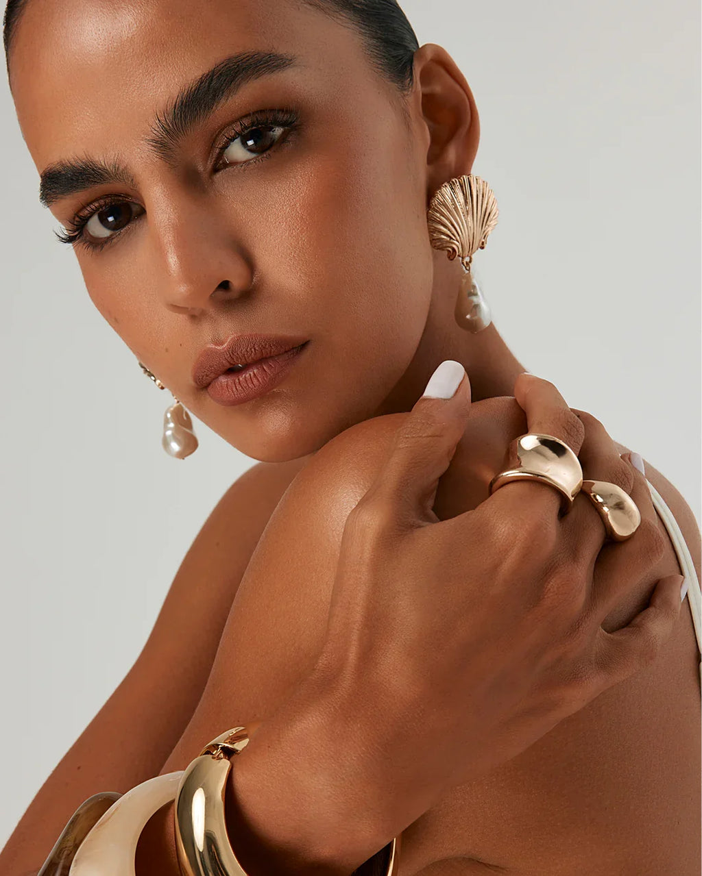 CLARA EARRINGS - GOLD-PEARL