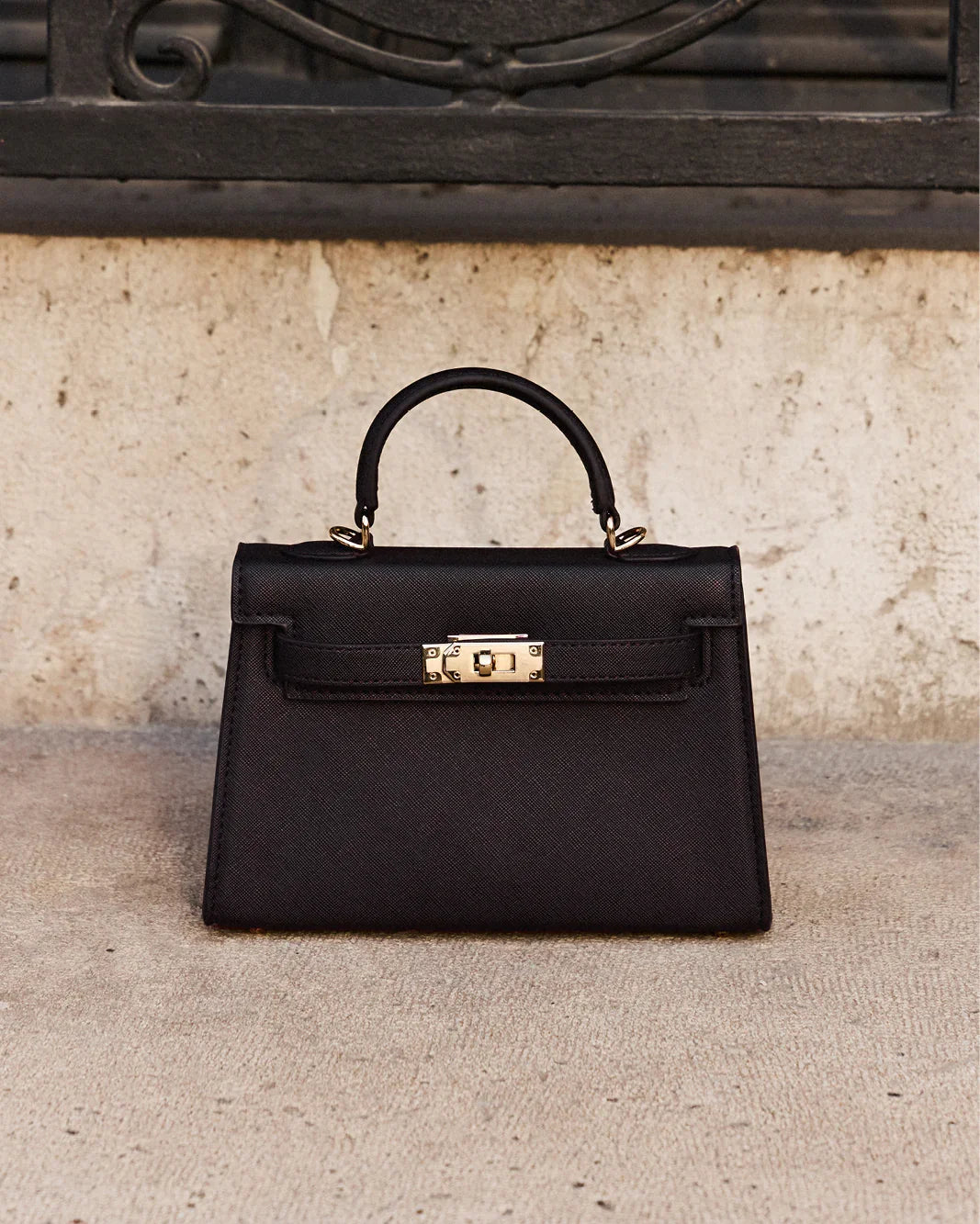 HARIETTE HANDLE BAG - DARK CACAO SAFFIANO