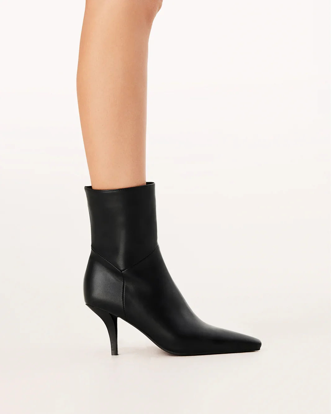 OAKLEN - BLACK
