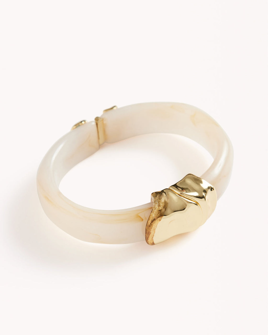ARIAH BANGLE - CREAM-GOLD PLATED 18K