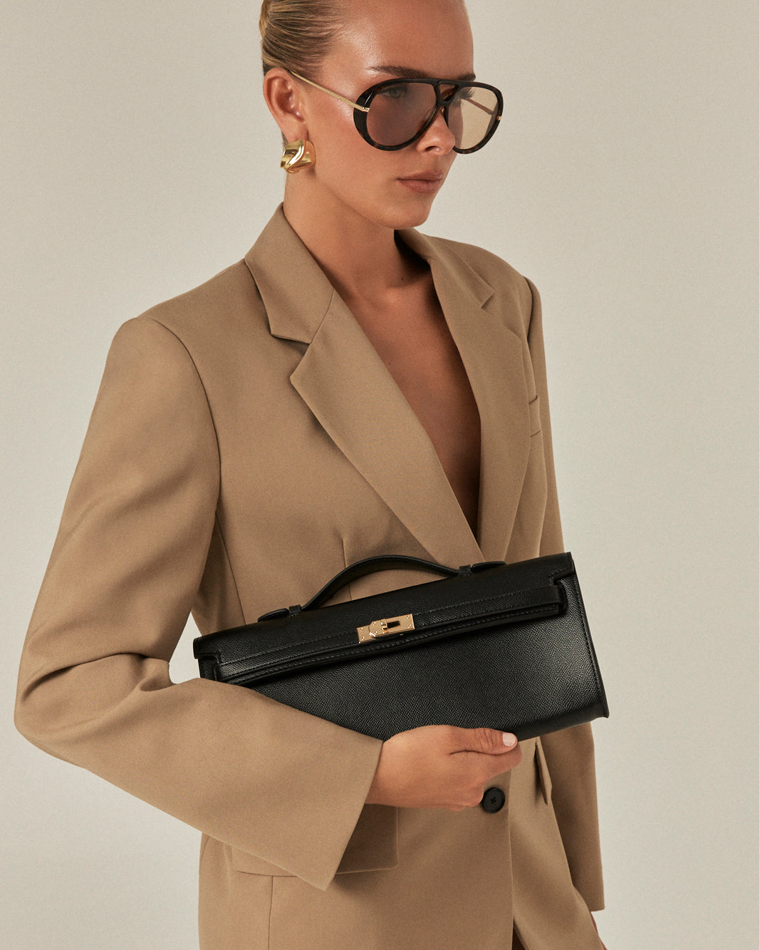 HADLEY HANDLE BAG - BLACK SAFFIANO